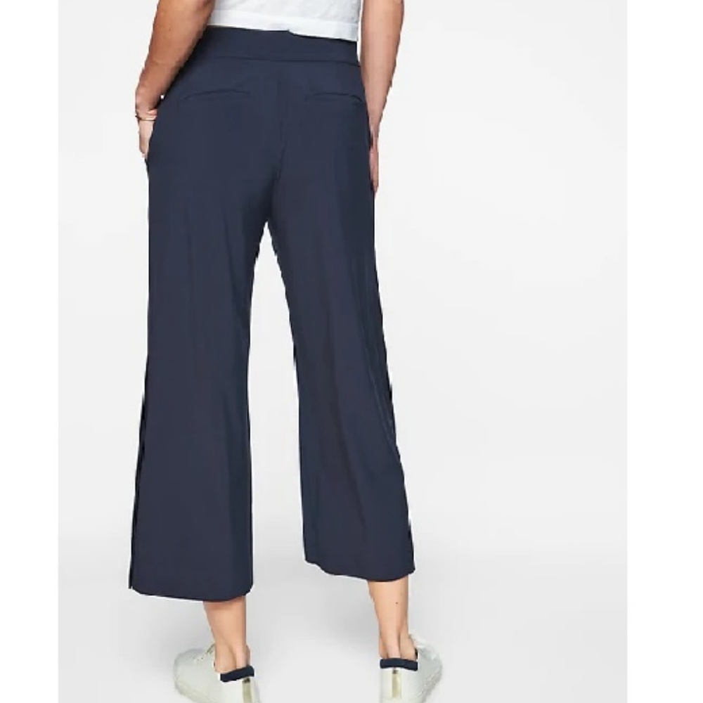 NWT Athleta Tribeca Crop Pants 4 Black v633,643 - Picture 3 of 6